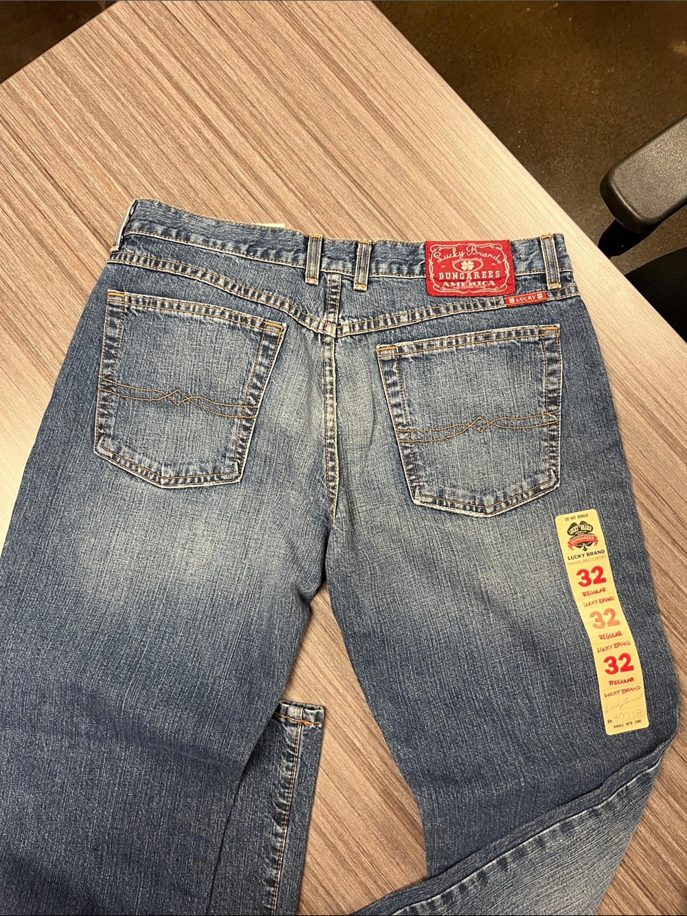 Lucky Brand Faded Blue Straight Jeans NEW Size 32/14 regular length